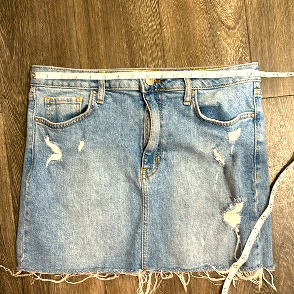 Forever 21 Distressed Denim Mini Skirt | Size 30 | Y2K Summer (NWOT) - Picture 5 of 5